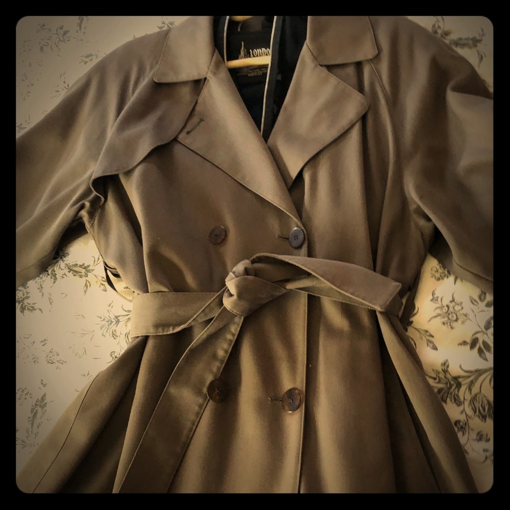 Trench coat/jacket